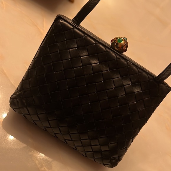 Bottega Venetta, Small black woman bag with a gold top and stones on it - Picture 3 of 7
